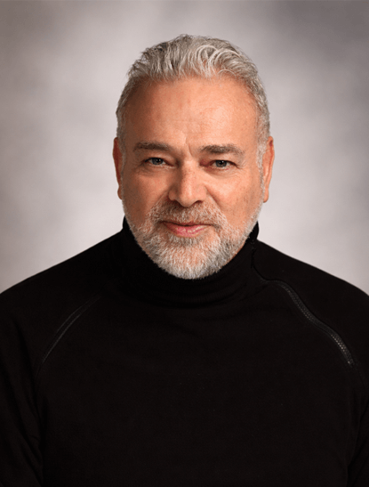 Headshot of Eduardo Chama