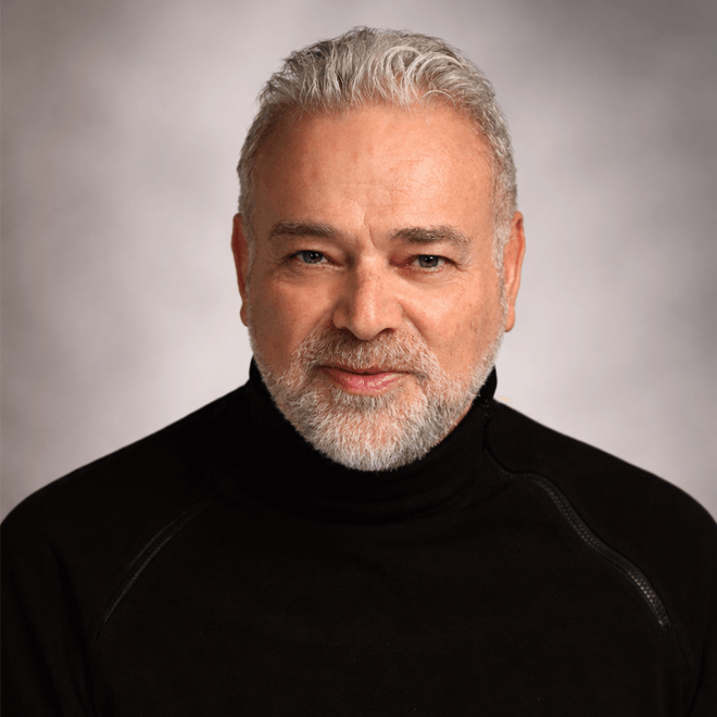 Headshot of Eduardo Chama