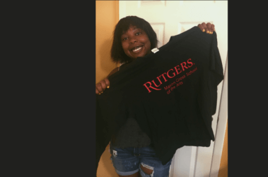 Student government welcomes incoming students with free swag